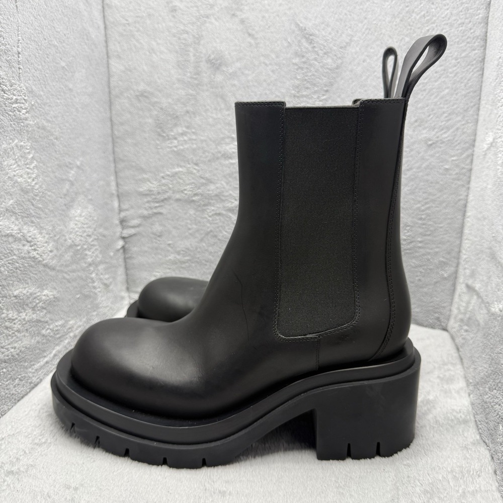 Bottega Veneta Lug Chelsea Boots Women's 40 US 10 Black Leather Chunky Heel